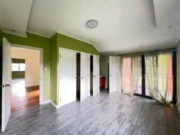 Big House & Lot For Sale in The Orchard Dasmarinas Cavite At The Back Of GolfCourse Near In Vermosa DaangHari.