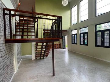 Big House & Lot For Sale in The Orchard Dasmarinas Cavite At The Back Of GolfCourse Near In Vermosa DaangHari.