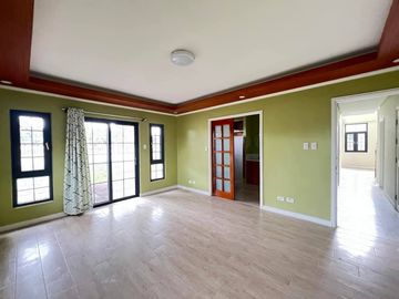 Big House & Lot For Sale in The Orchard Dasmarinas Cavite At The Back Of GolfCourse Near In Vermosa DaangHari.