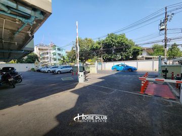 คอนโดพระยาภิรมย์ รีเจ้นท์ ตากสิน-สาทร (รีโนเวท) ใกล้รถไฟฟ้าBTSโพธิ์นิมิตร