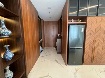 Disewakan Apartemen Mewah di South Quarter – 2BR, Fully Furnished, USD 2.000/bln Minimal 1 Tahun