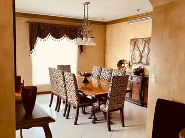 Casa en Venta, Estricta Seguridad, Amueblada, De Lujo, Cumbres 4 sector, Monterrey, Nuevo León