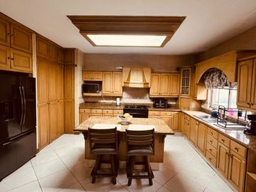 Casa en Venta, Estricta Seguridad, Amueblada, De Lujo, Cumbres 4 sector, Monterrey, Nuevo León