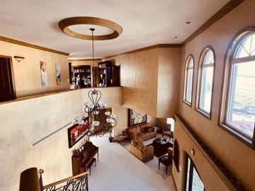 Casa en Venta, Estricta Seguridad, Amueblada, De Lujo, Cumbres 4 sector, Monterrey, Nuevo León