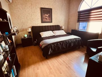 Casa en Venta, Estricta Seguridad, Amueblada, De Lujo, Cumbres 4 sector, Monterrey, Nuevo León