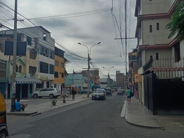 SE VENDE HOSTAL EN FUNCIONAMIENTO