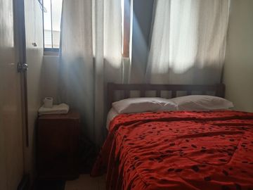 SE VENDE HOSTAL EN FUNCIONAMIENTO