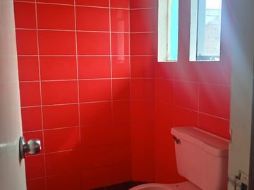 SE VENDE HOSTAL EN FUNCIONAMIENTO