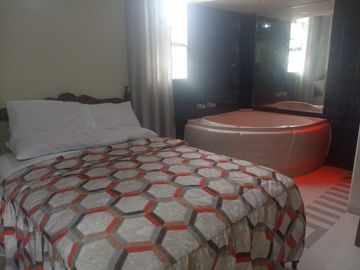 SE VENDE HOSTAL EN FUNCIONAMIENTO