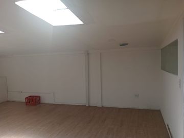 Venta de 2 Locales Comerciales en Recoleta con Rentabilidad del 7%
