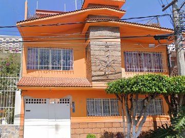 Casa en CDAD. NEZAHUALCÓYOTL, MÉX.