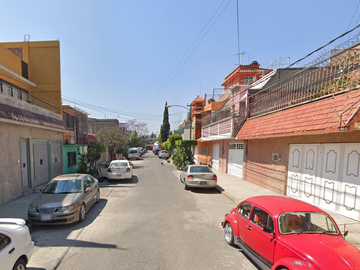 Casa en CDAD. NEZAHUALCÓYOTL, MÉX.