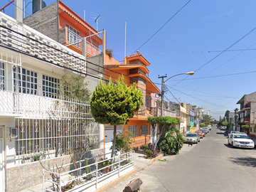 Casa en CDAD. NEZAHUALCÓYOTL, MÉX.