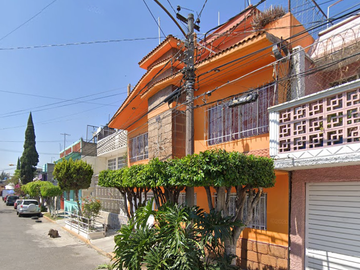 Casa en CDAD. NEZAHUALCÓYOTL, MÉX.