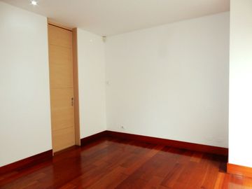 Exterior!!!!! Moderno, en un Solo Nivel y Amplias Terrazas.