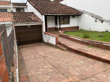 VENDO AMPLIA COMODA CASA SAN FERNANDO VIEJO OPORTUNIDAD