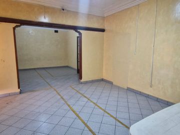VENTA DE INMUEBLE COMERCIAL - 286M2 - 2do, 3ro y 4to piso zona