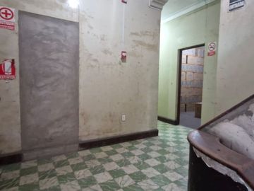 VENTA DE INMUEBLE COMERCIAL - 286M2 - 2do, 3ro y 4to piso zona