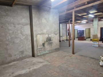 VENTA DE INMUEBLE COMERCIAL - 286M2 - 2do, 3ro y 4to piso zona