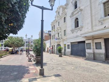 VENTA DE INMUEBLE COMERCIAL - 286M2 - 2do, 3ro y 4to piso zona