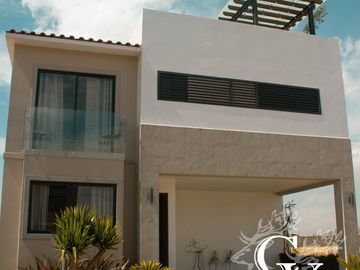 SE VENDE CASA EN CONDADO DEL VALLE SECCION BELARDIA, MOD. ALBA
