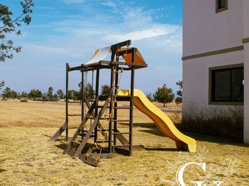 SE VENDE CASA EN CONDADO DEL VALLE SECCION BELARDIA, MOD. ALBA