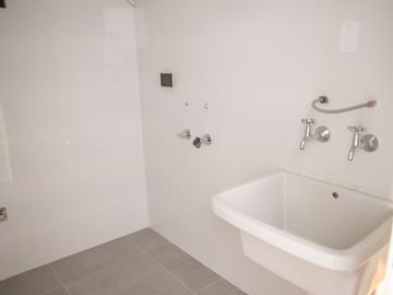 VENTA DEPARTAMENTO DUPLEX1ESTACIONAMIENTO|DEPOSITO EN MIRAFLORES 190M2