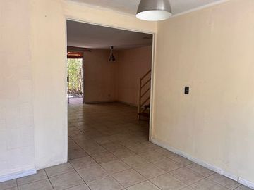 Oportunidad!!  Casa de 4 dormitorios y 2 baños en San Bernardo