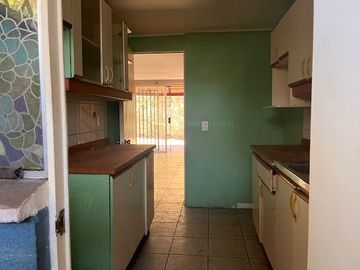 Oportunidad!!  Casa de 4 dormitorios y 2 baños en San Bernardo