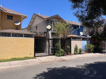 Oportunidad!!  Casa de 4 dormitorios y 2 baños en San Bernardo