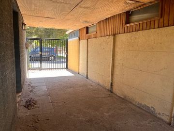 Oportunidad!!  Casa de 4 dormitorios y 2 baños en San Bernardo