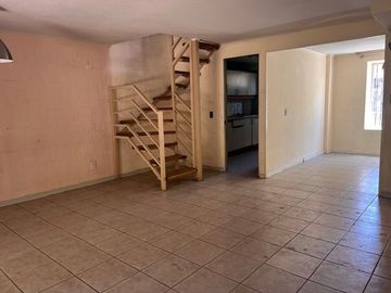 Oportunidad!!  Casa de 4 dormitorios y 2 baños en San Bernardo