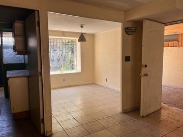 Oportunidad!!  Casa de 4 dormitorios y 2 baños en San Bernardo