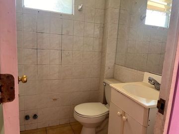 Oportunidad!!  Casa de 4 dormitorios y 2 baños en San Bernardo