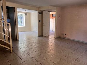 Oportunidad!!  Casa de 4 dormitorios y 2 baños en San Bernardo