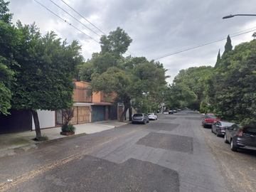 Casa 🏡 de oportunidad en C. Paris 40, Del Carmen, Coyoacán, 04100 Ciudad de México, CDMX  ✨💵