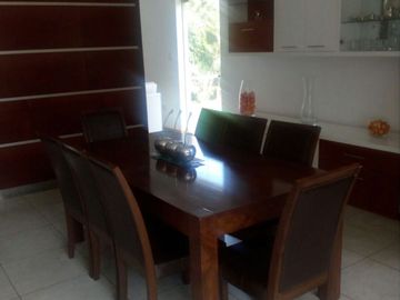 VENDO LINDA CASA Calle   El Rincon   III etapa La Planicie La Molina BAJO DE PRECIO