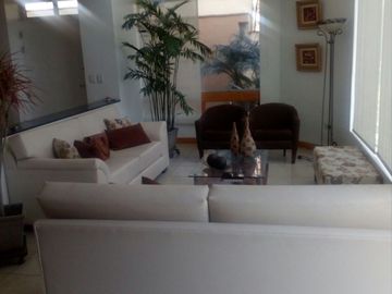 VENDO LINDA CASA Calle   El Rincon   III etapa La Planicie La Molina BAJO DE PRECIO