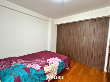 Departamento triplex de 4 dormitorios en Urb. El Recreo Trujillo