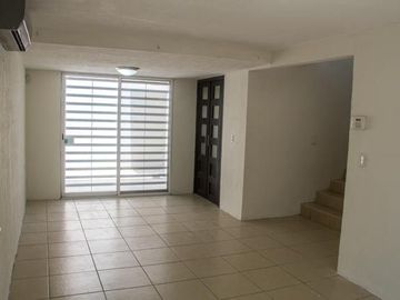 🏡𝐂𝐚𝐬𝐚 𝐞𝐧 VENTA 𝐞𝐧 𝐂𝐢𝐮𝐝𝐚𝐝 𝐝𝐞𝐥 𝐂𝐚𝐫𝐦𝐞𝐧🏡 📍𝐔𝐛𝐢𝐜𝐚𝐜𝐢ó𝐧: 𝐅𝐫𝐚𝐜𝐜. 𝐌𝐞𝐝𝐢𝐭𝐞𝐫𝐫á𝐧𝐞𝐨