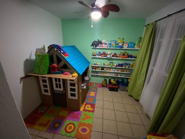 Casa en venta en Parques del Bosque, atrás del ITESO