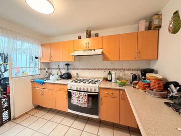 Casa en venta en Parques del Bosque, atrás del ITESO