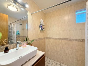 Casa en venta en Parques del Bosque, atrás del ITESO