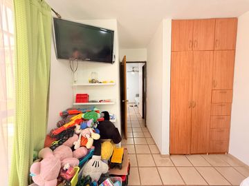 Casa en venta en Parques del Bosque, atrás del ITESO