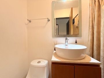 Casa en venta en Parques del Bosque, atrás del ITESO