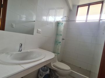 En venta: Hermosa casa privada con amplio jardín en la Banda de Shilcayo, Tarapoto.