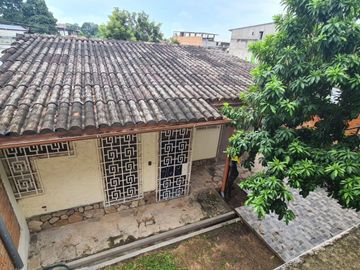 En venta: Hermosa casa privada con amplio jardín en la Banda de Shilcayo, Tarapoto.