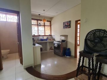En venta: Hermosa casa privada con amplio jardín en la Banda de Shilcayo, Tarapoto.