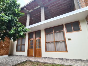 En venta: Hermosa casa privada con amplio jardín en la Banda de Shilcayo, Tarapoto.