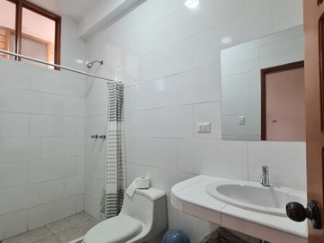En venta: Hermosa casa privada con amplio jardín en la Banda de Shilcayo, Tarapoto.